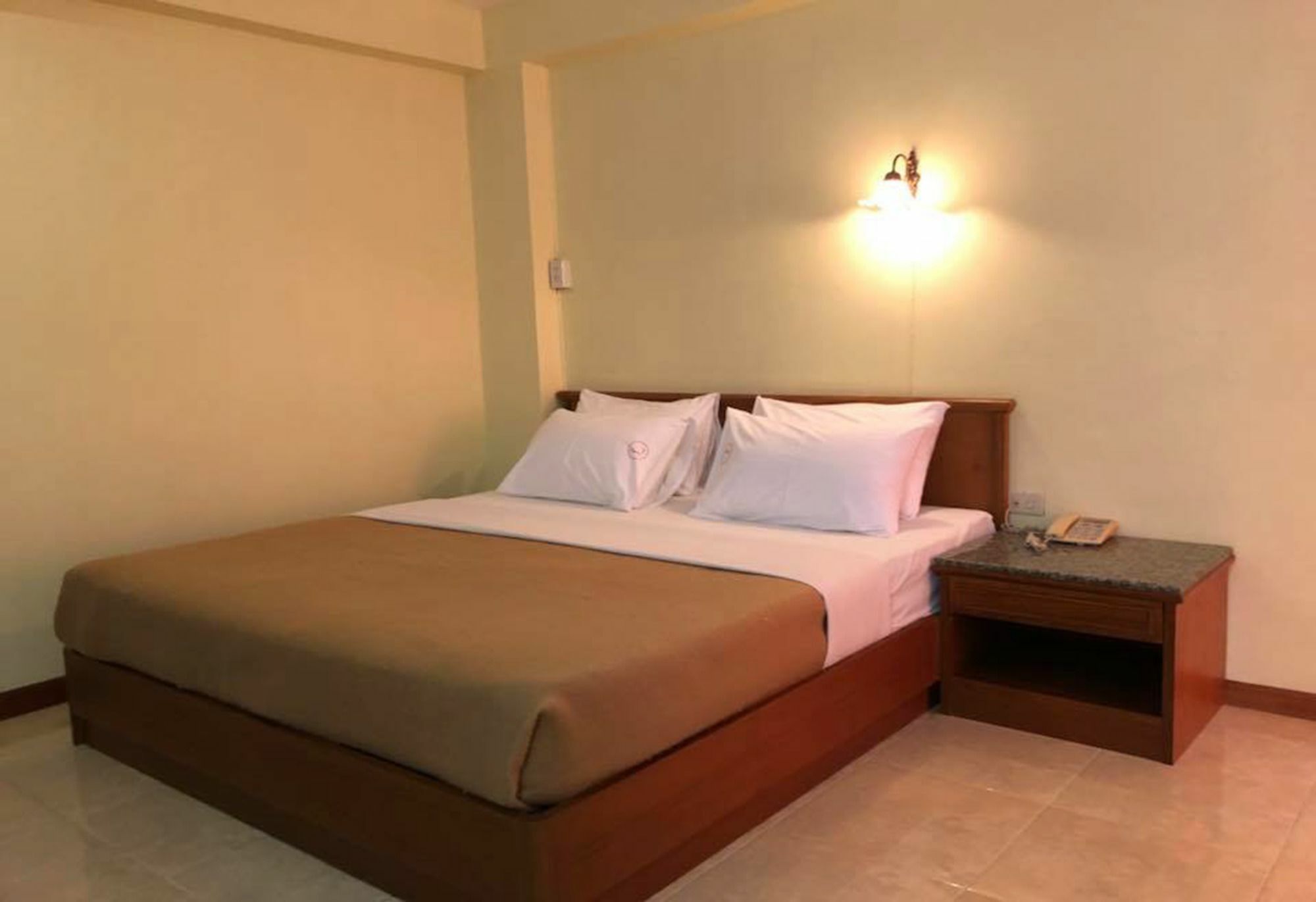 Hotel Lisa Chiang Mai Extérieur photo
